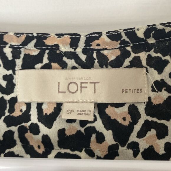 Loft Animal Print Long Sleeve Button Up Blouse Top Size Small - Picture 2 of 8